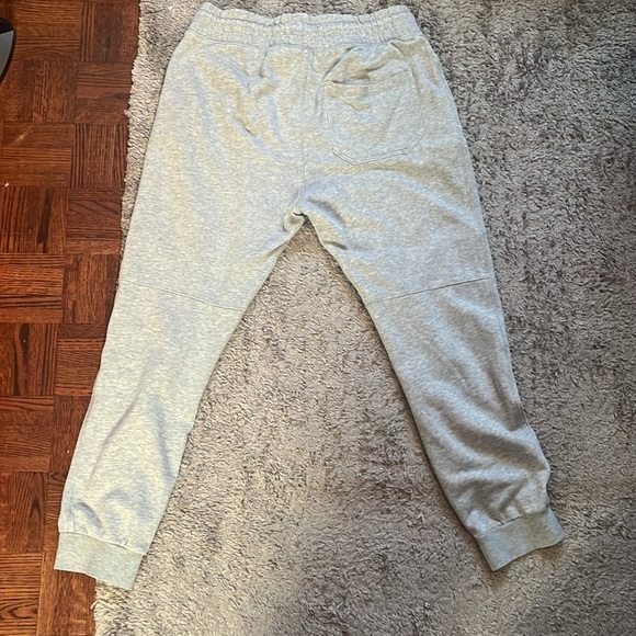 Grey sweatpants - Picture 2 of 3